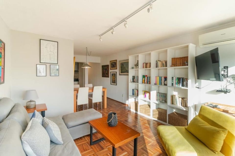 Hermoso apartamento de dos dormitorios en Pocitos Apartment in Montevideo Department, Uruguay