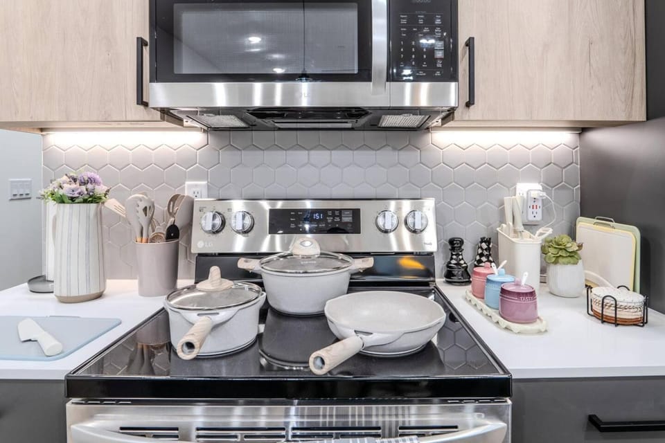 Kitchen or kitchenette, kitchen