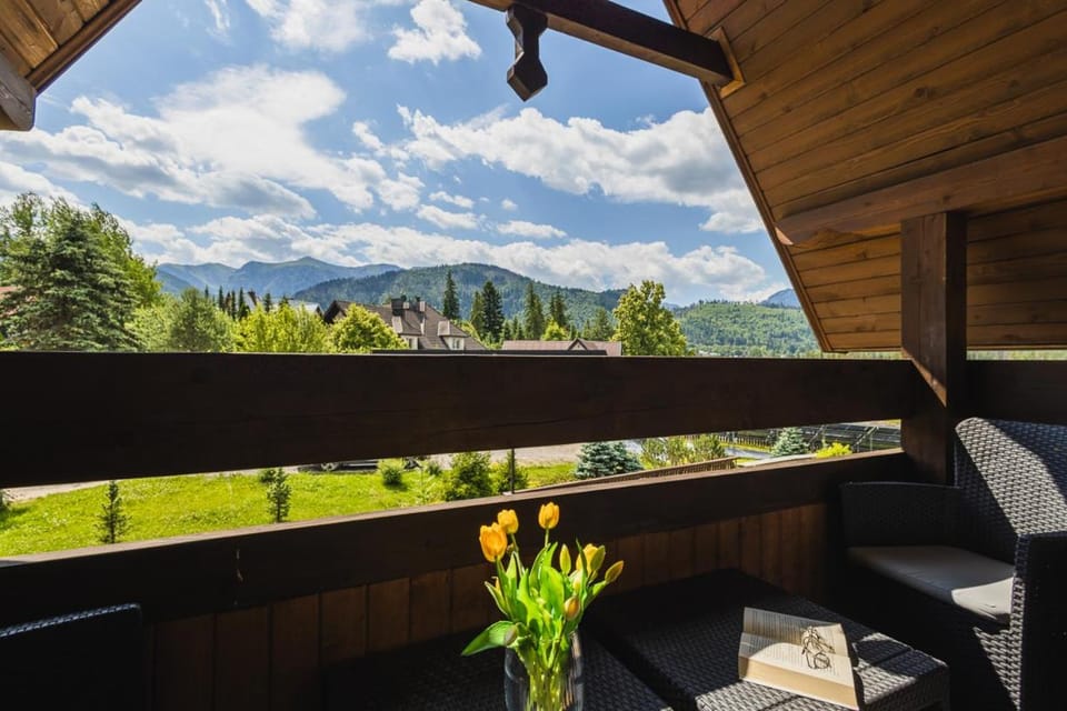 Day, Natural landscape, View (from property/room), Balcony/Terrace, Mountain view