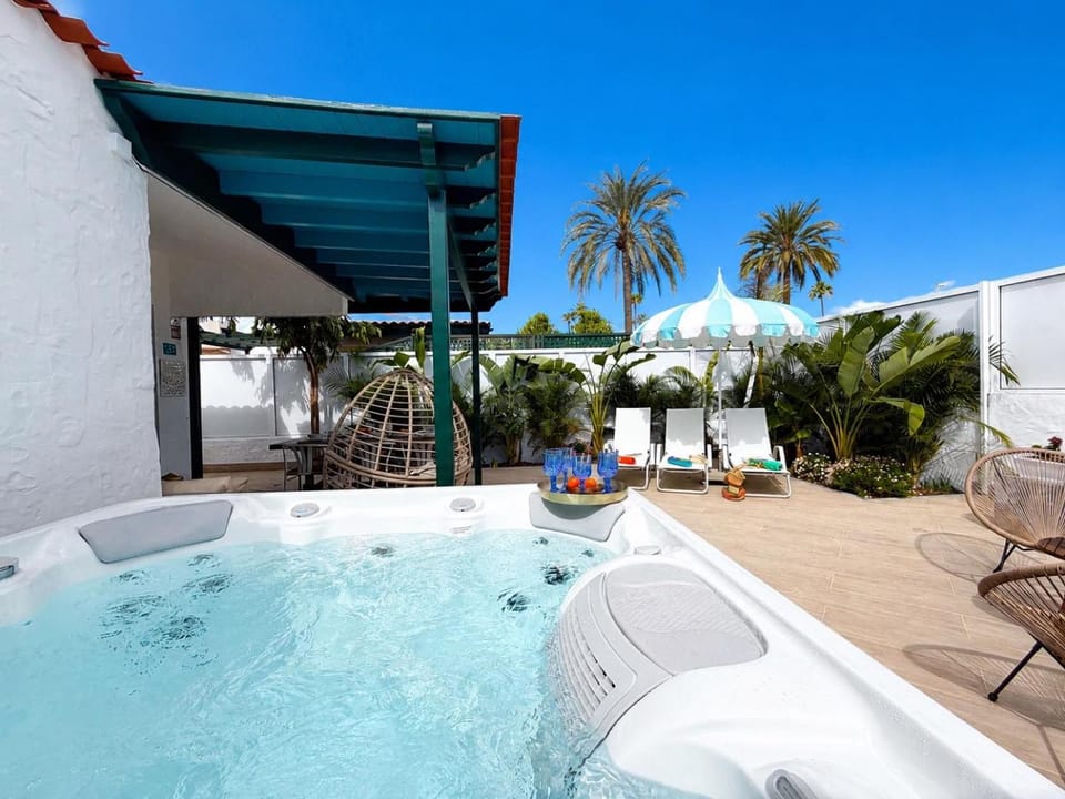 Patio, Garden, Hot Tub, sunbed