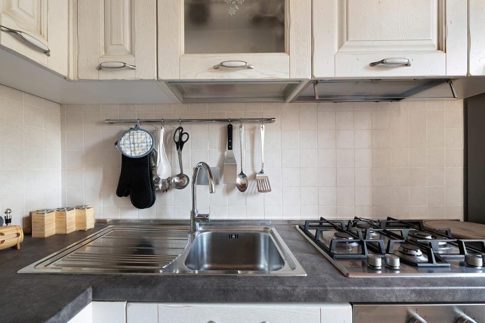 Kitchen or kitchenette, Living room