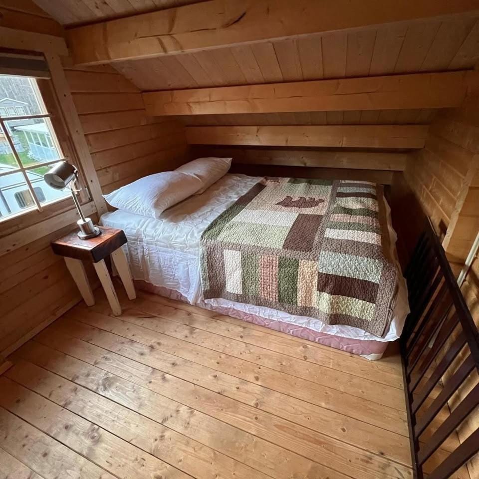 Terrawoods Pine Cottage House in Seguin