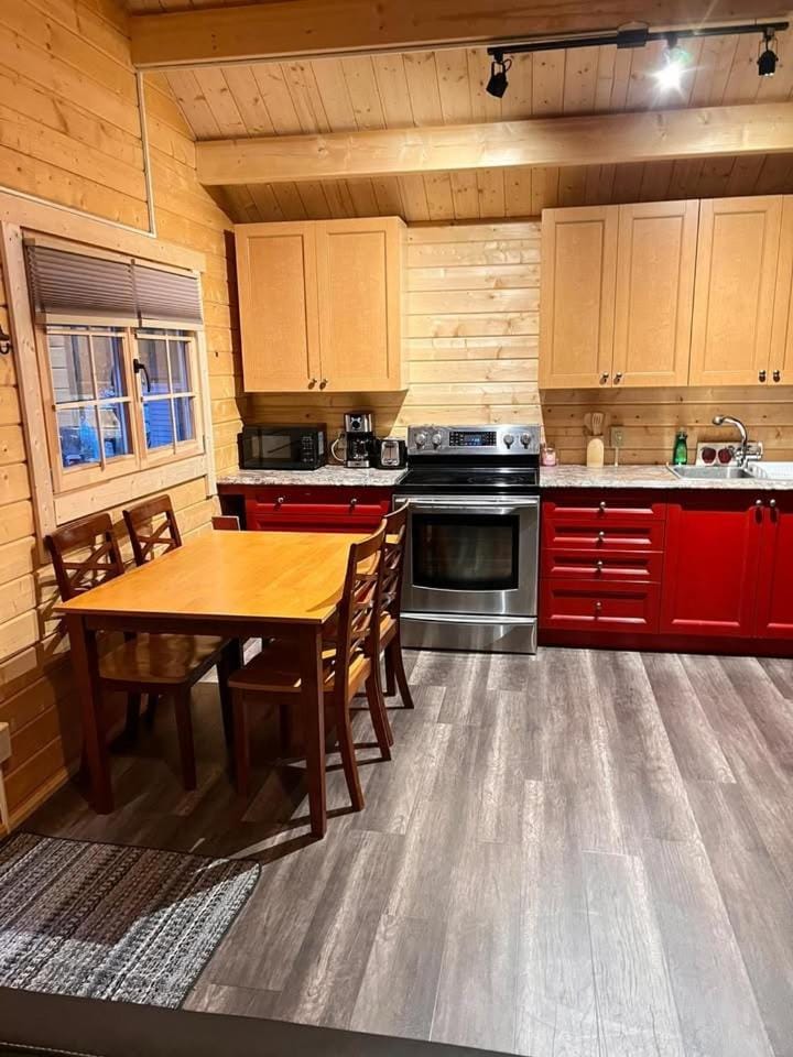 Terrawoods Pine Cottage House in Seguin