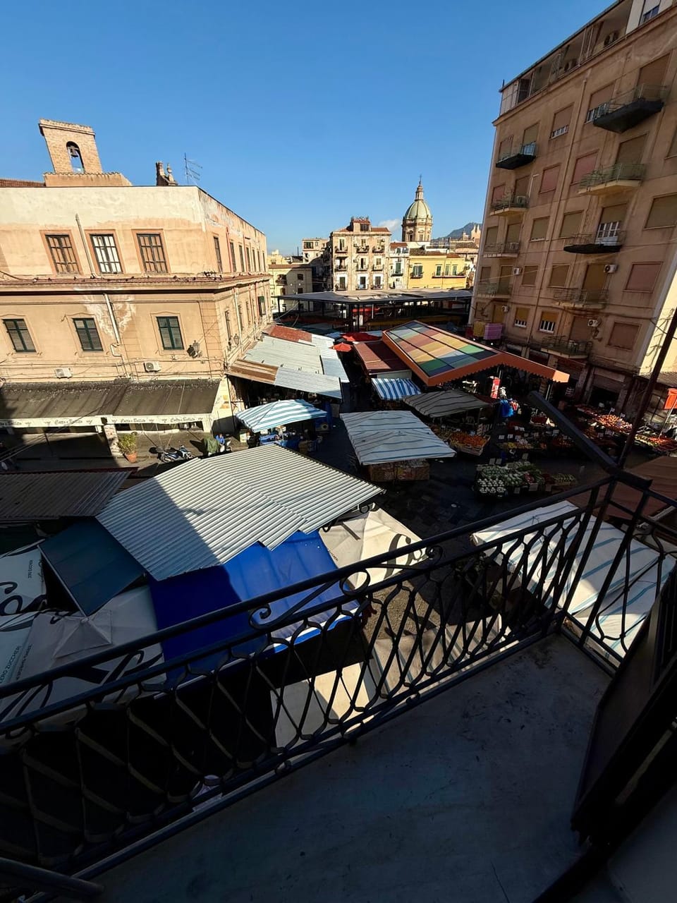 Day, Neighbourhood, City view, Street view
