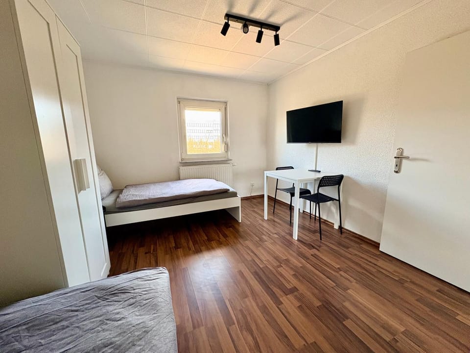 TV and multimedia, Photo of the whole room, Bedroom, hair dresser