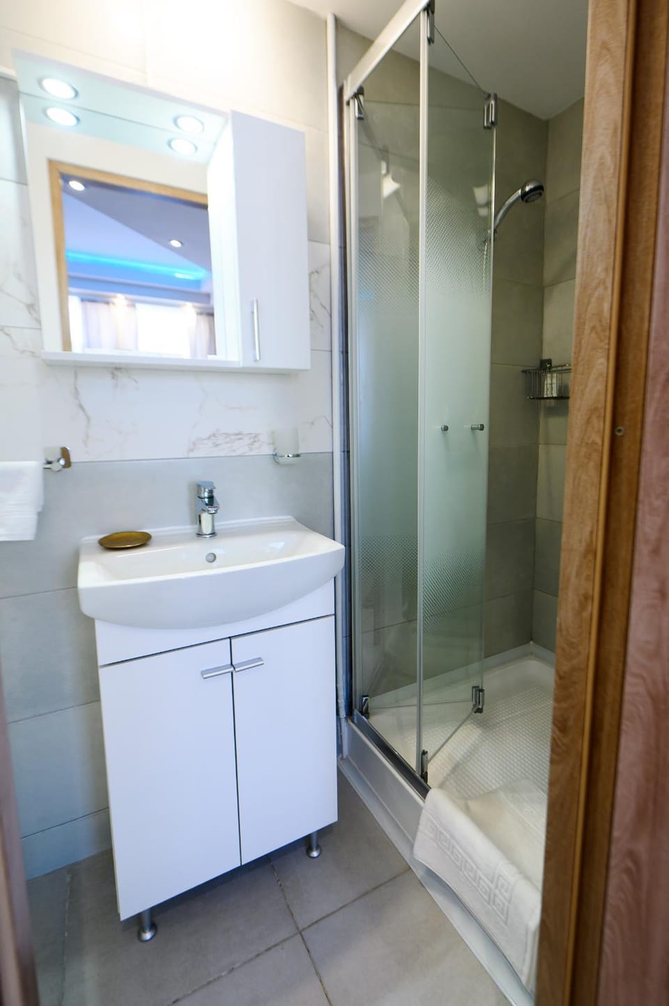 Shower, Bathroom