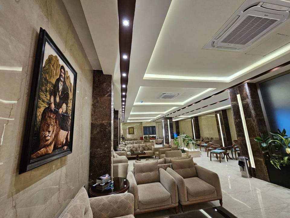 Communal lounge/ TV room
