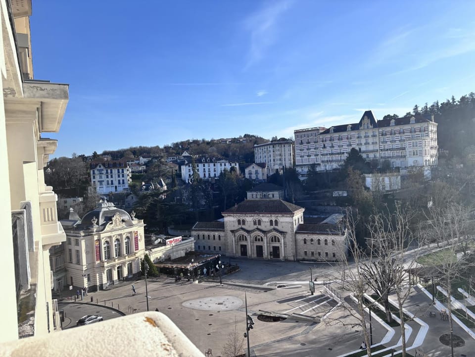 Property building, Day, Neighbourhood, Natural landscape, City view