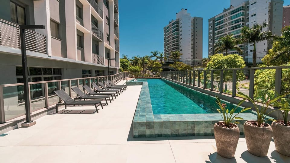 Condomínio com piscina, academia, coworking e segurança 24h. Apartment in Porto Alegre