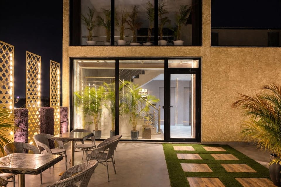 Cozy Corner Apartment in Gurugram