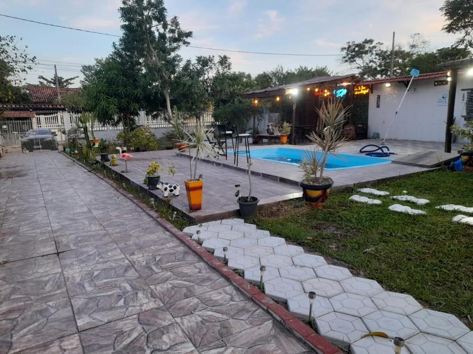 Casa de Veraneio Grande com Piscina, Churrasqueira e 4 quartos House in Araruama