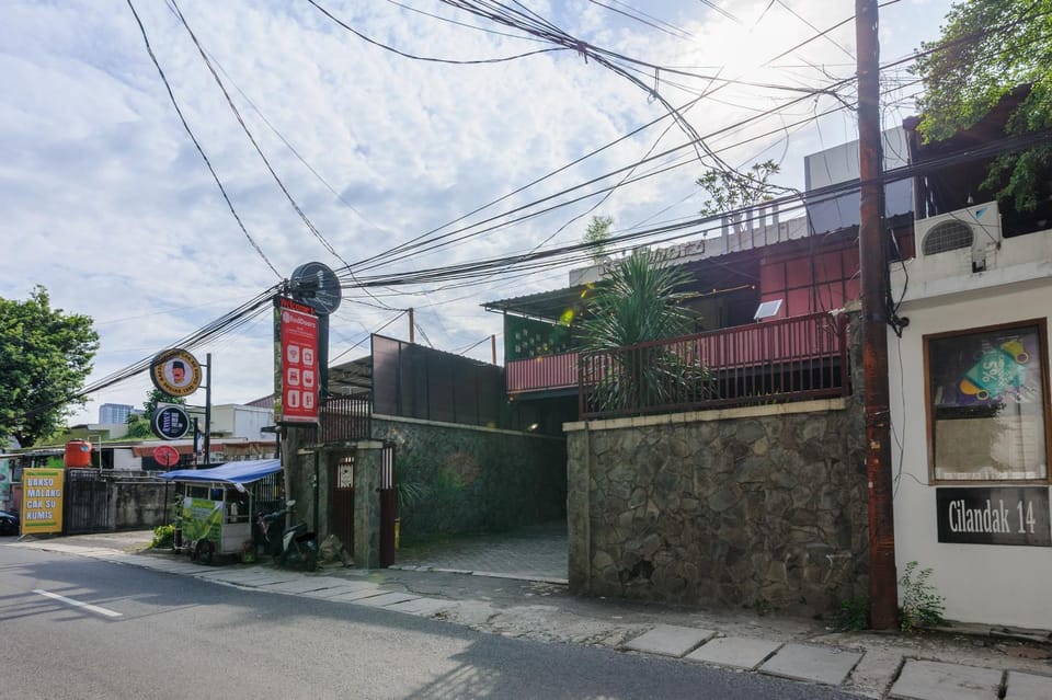 Facade/entrance