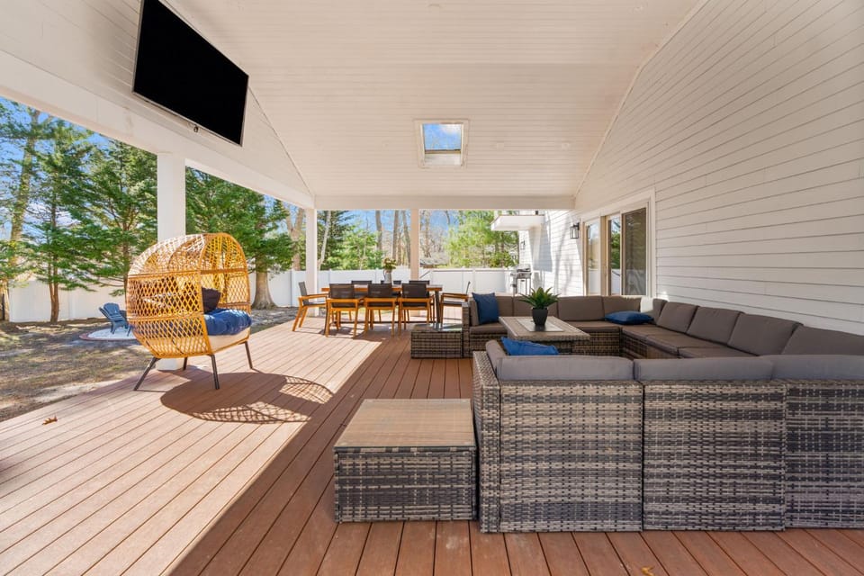Elegant Family Osterville Retreat Near Dowses Beach House in Osterville