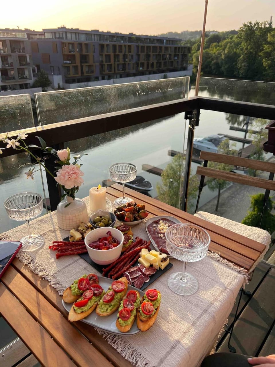 Riverside serenity Modern apartment with sunset views Apartment in Prague