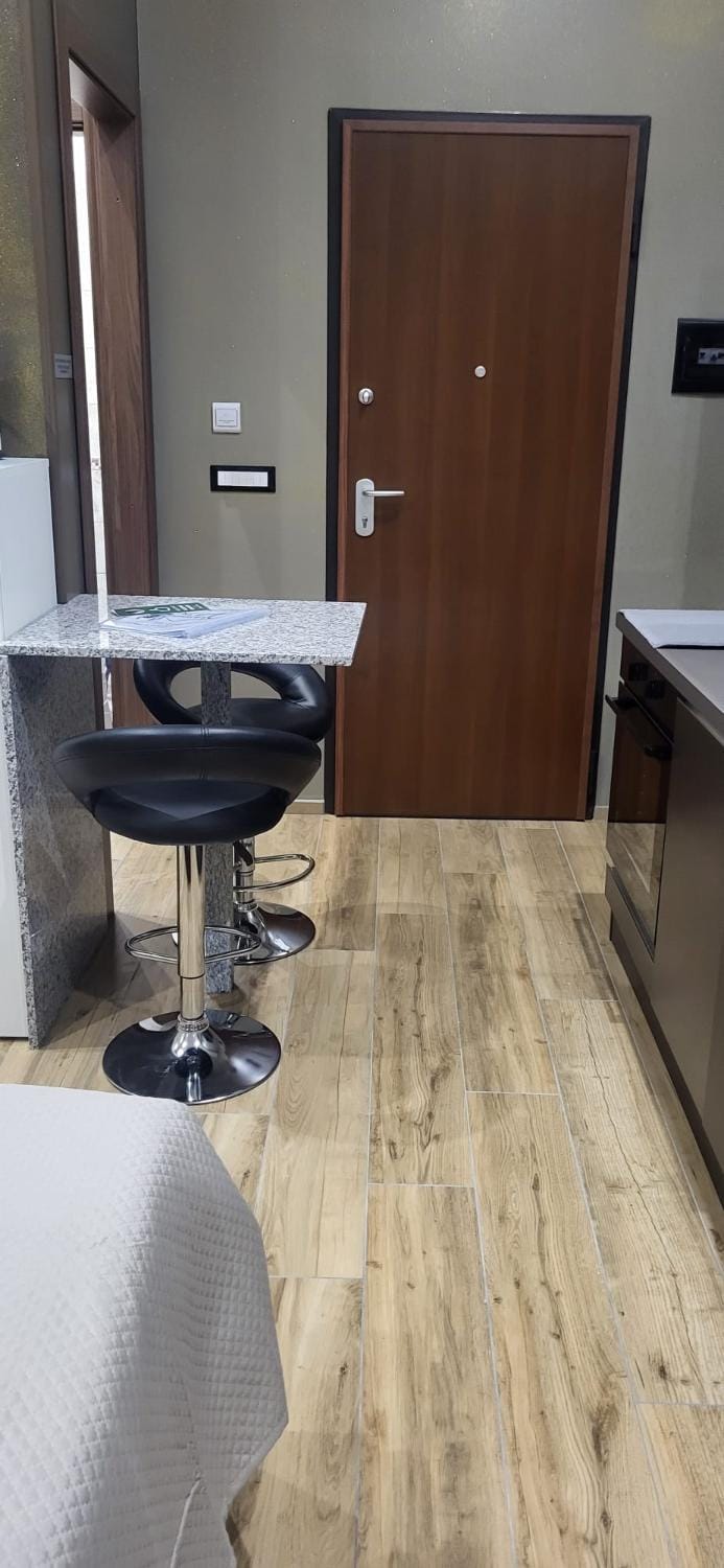 Dining area, kitchen