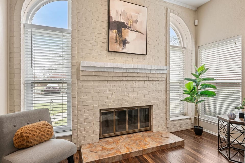 Living room, fireplace