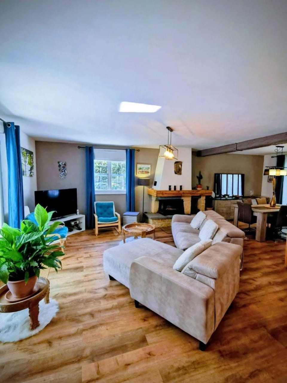Communal lounge/ TV room