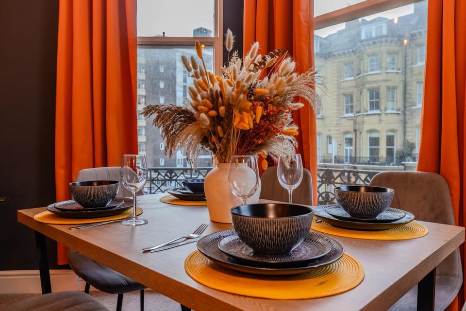 Two Three Bedrooms Apartment Next To Hove Beach Apartment in Hove