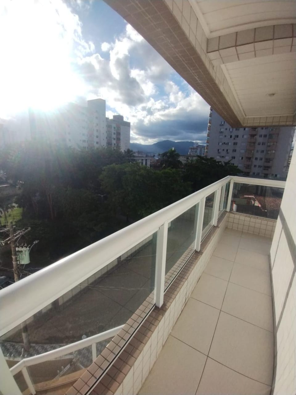 Apt 10 pessoas com 3 suítes apenas 2 min da praia Apartment in State of São Paulo