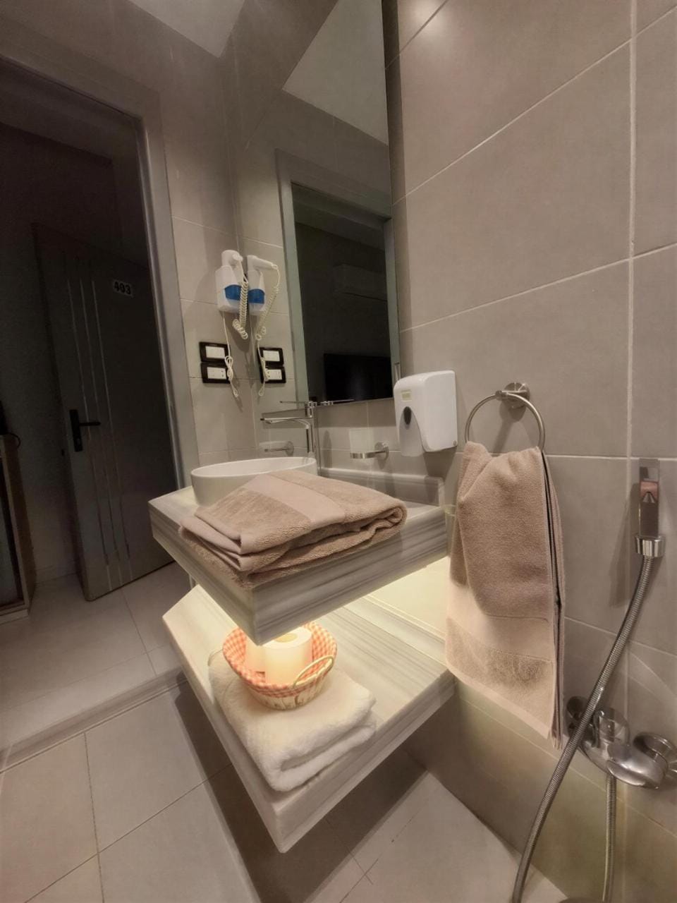 Bathroom, towels