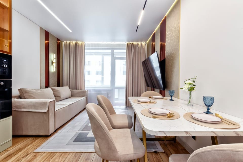 Living room, Seating area, Dining area