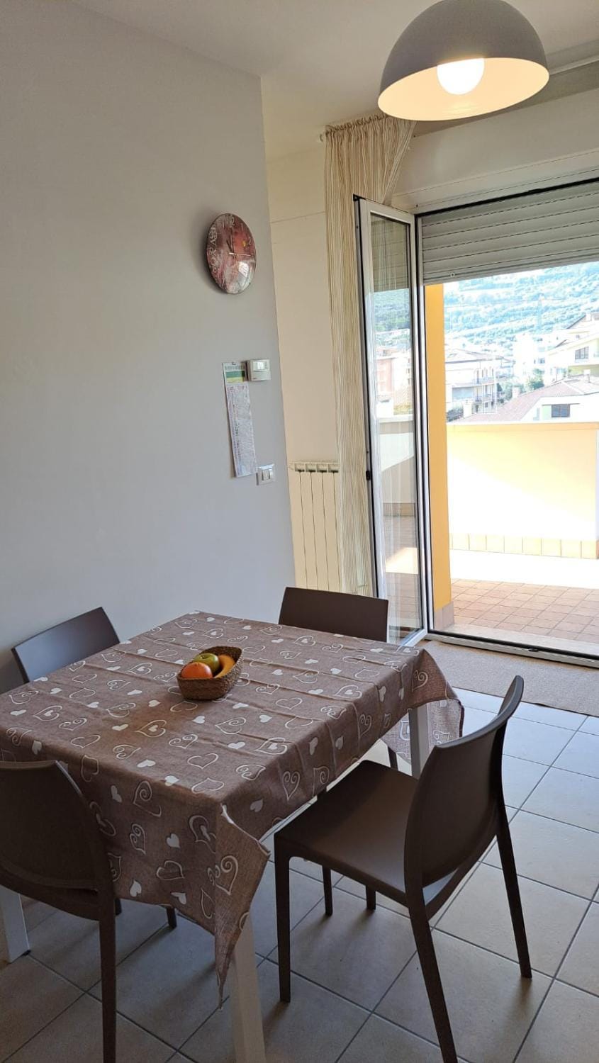 Seating area, Dining area