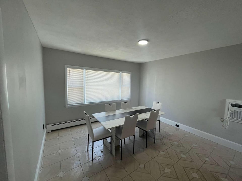 3 BR Apartment Near Wesleyan 202 Apartment in Middletown