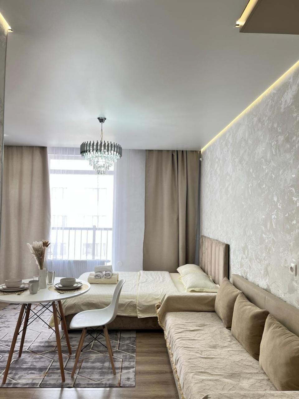 Bed, Living room, Photo of the whole room, Seating area, Bedroom