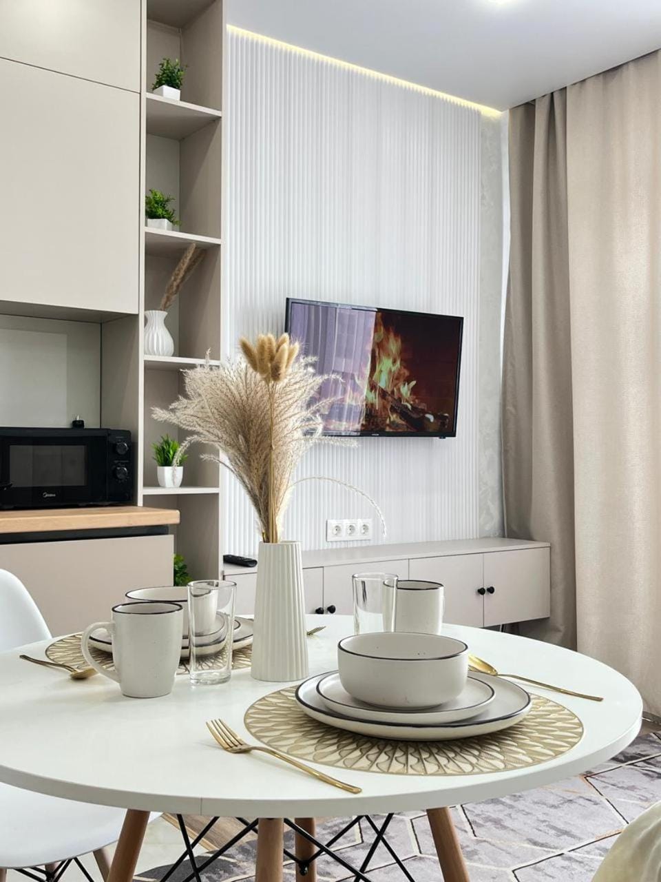 Coffee/tea facilities, Kitchen or kitchenette, Dining area