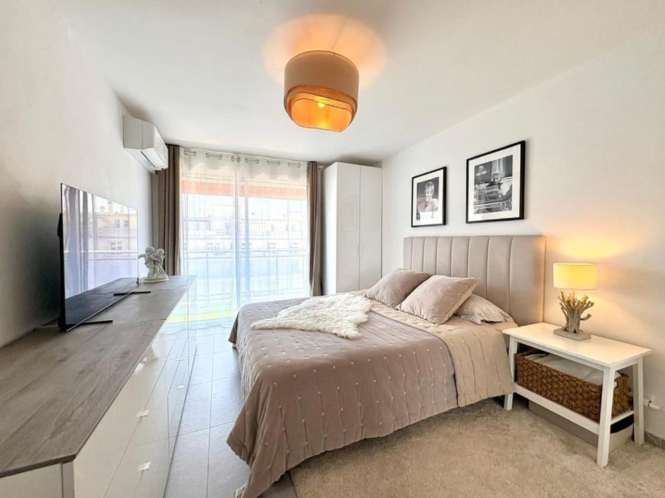 Beautiful 3-bedroom - Walking distance to beaches - Swimming pool - Parking Apartment in Antibes