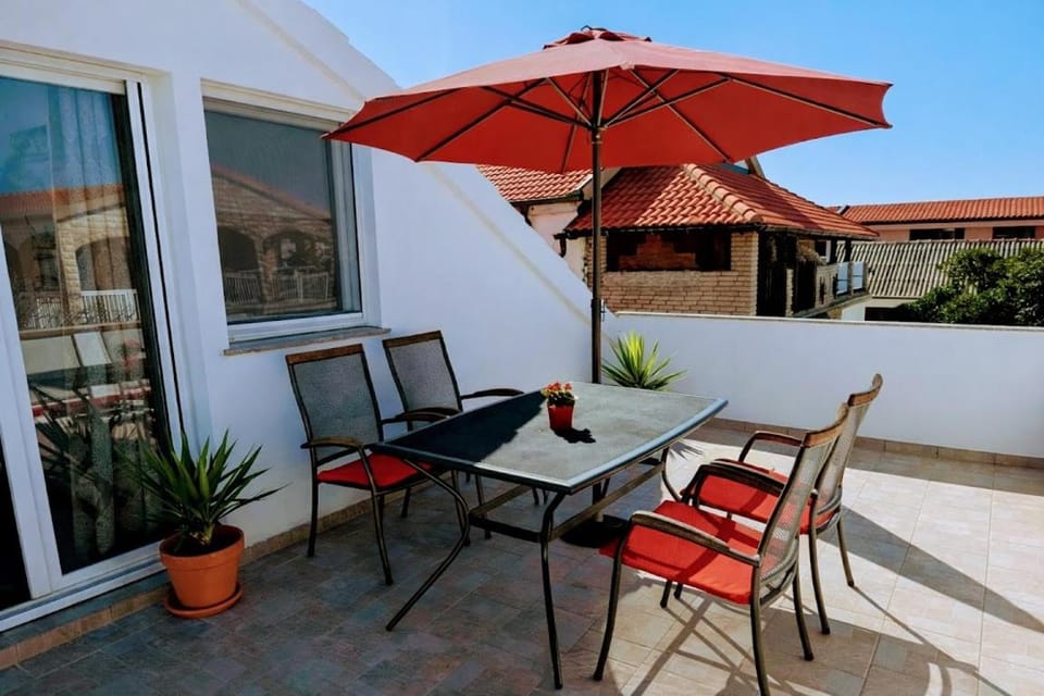 Balcony/Terrace, Seating area, sunbed
