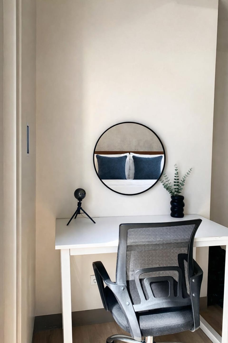 Park McKinley West Classic Luxury 1Br Apartment hotel in Makati