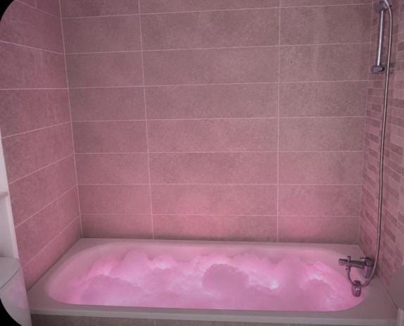 Shower, Hot Tub, Bathroom, Bath