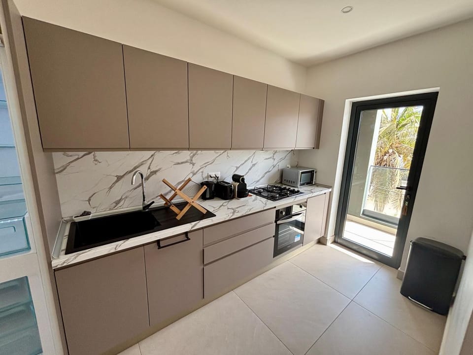 Kitchen or kitchenette, pet friendly, stove