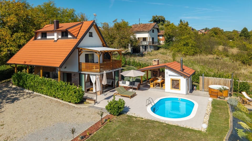 Property building, Garden view