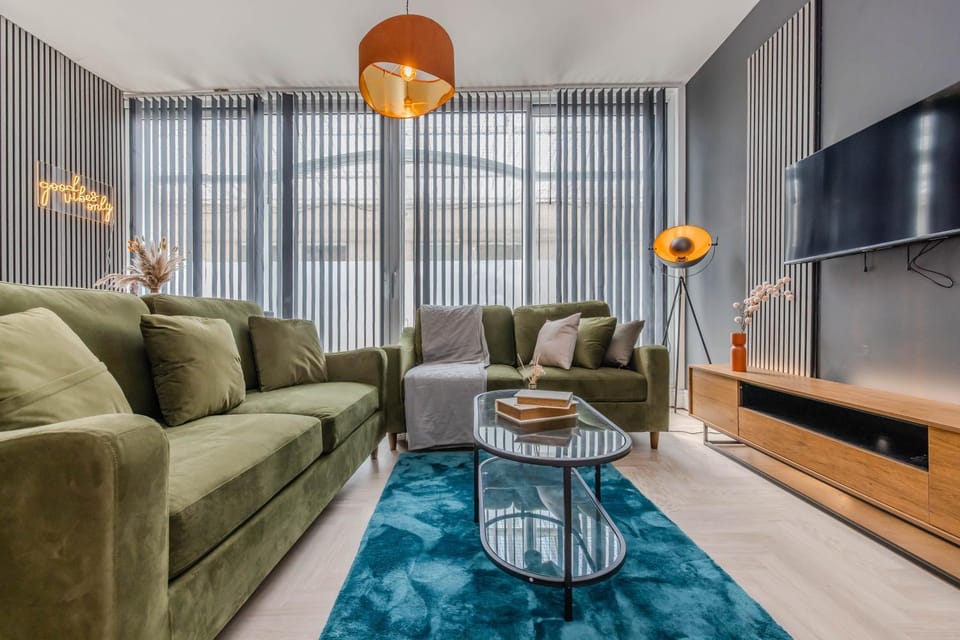 Amazing Town House Next To Brighton Beach Apartment in Brighton