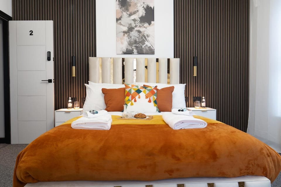 Bed, Bedroom