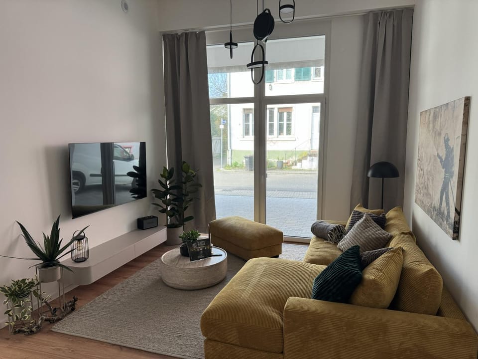 TV and multimedia, Living room, Seating area