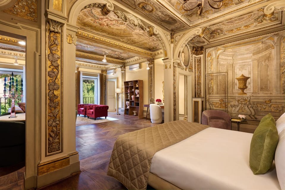 Bed, Living room, Photo of the whole room, Decorative detail, Seating area, Bedroom