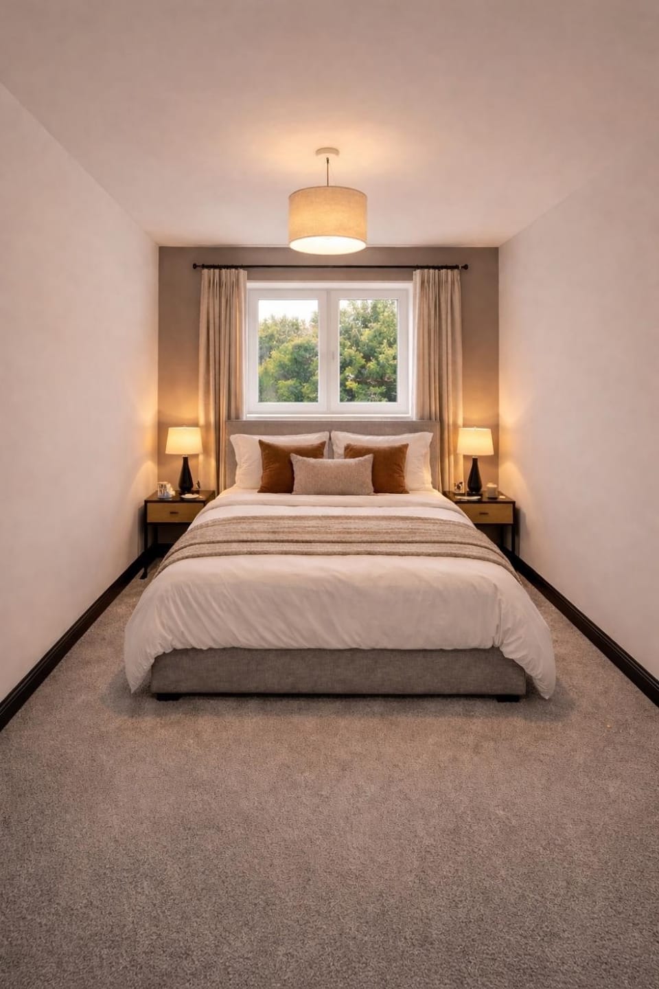 Sleeps 8 Four Bed Contractor Group House Corby Parking House in Corby