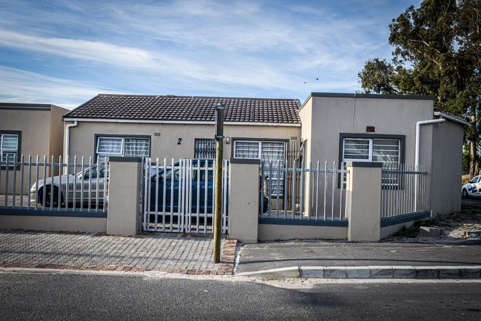 Sir Galahad Flatlet in Camelot in Kuilsriver Bed and Breakfast in Cape Town