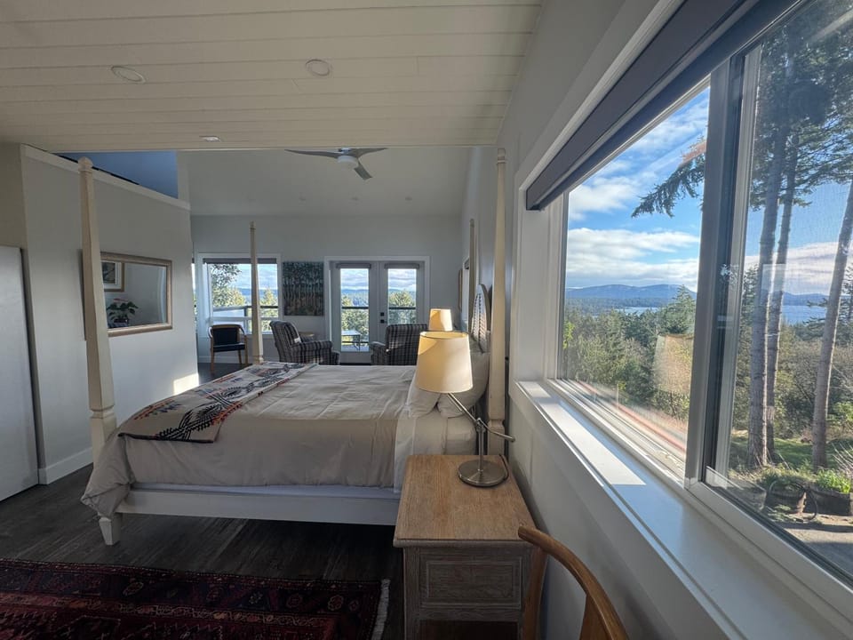 Salt Spring Sunrise Bed and Breakfast in Salt Spring Island