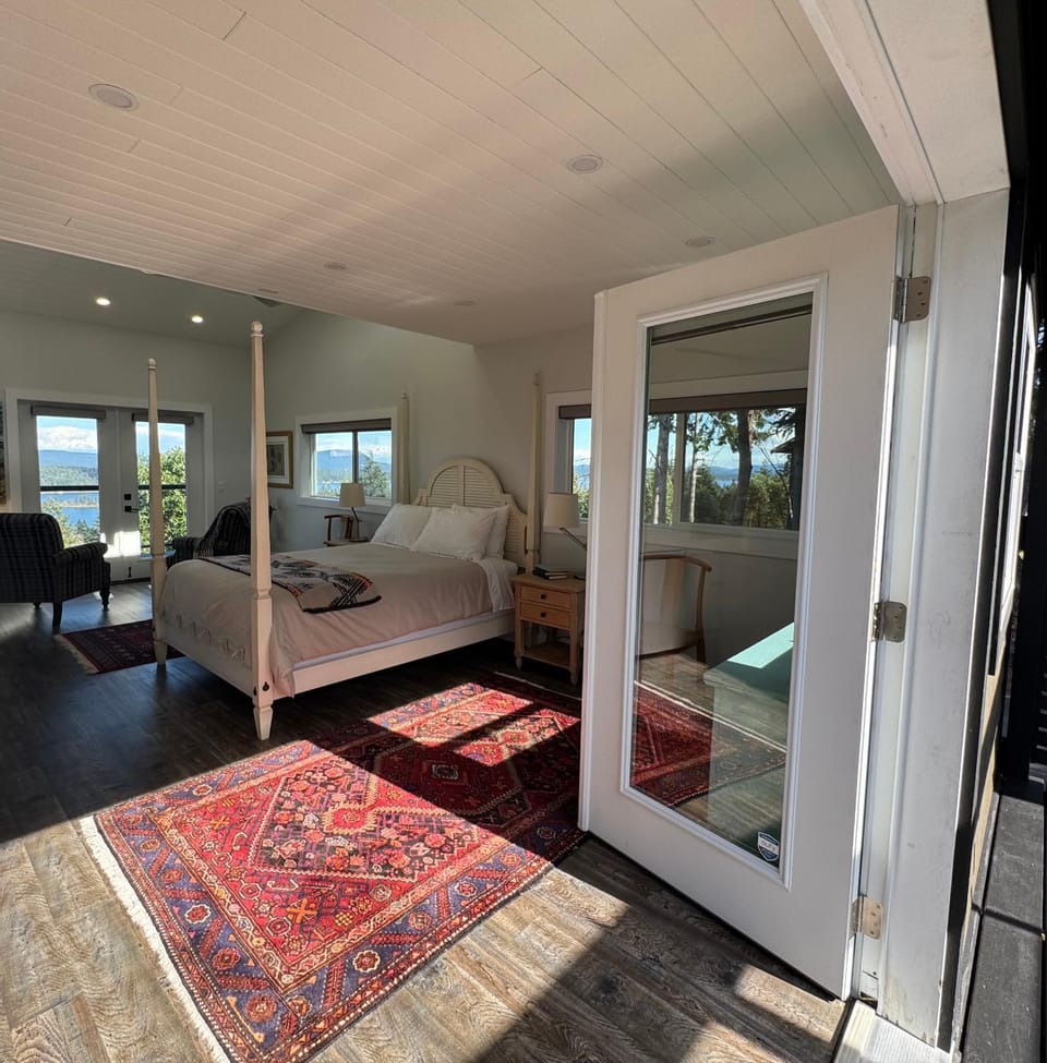Salt Spring Sunrise Bed and Breakfast in Salt Spring Island