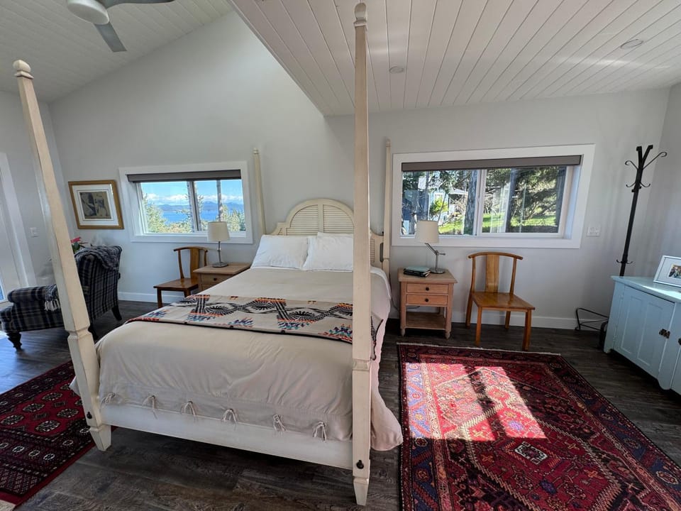Salt Spring Sunrise Bed and Breakfast in Salt Spring Island