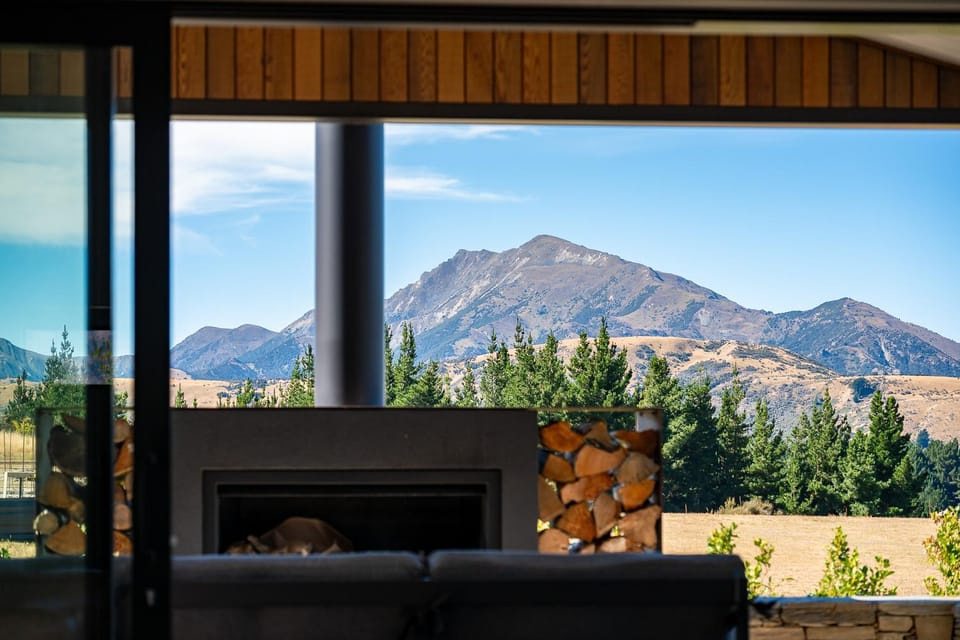 Nearby landmark, Day, Natural landscape, Mountain view, fireplace