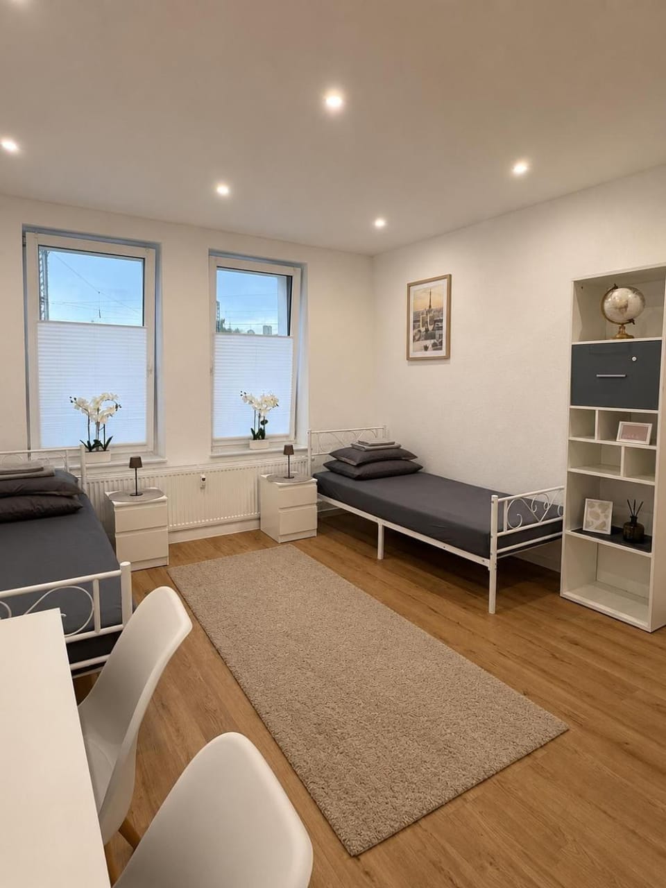 Photo of the whole room, Bedroom