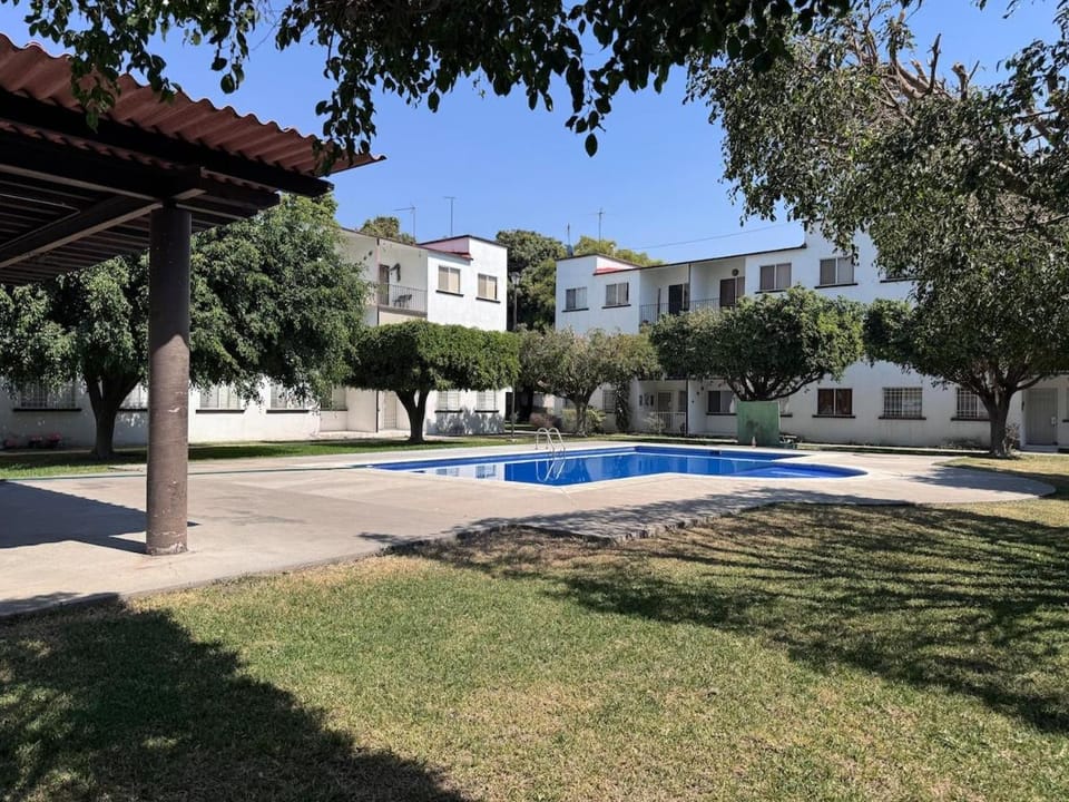 condominio, 5 albercas, 3 camas, 3 estacionamientos Apartment in State of Morelos