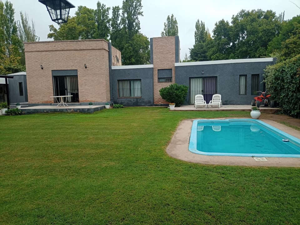 Rincón La Delfina House in Luján de Cuyo
