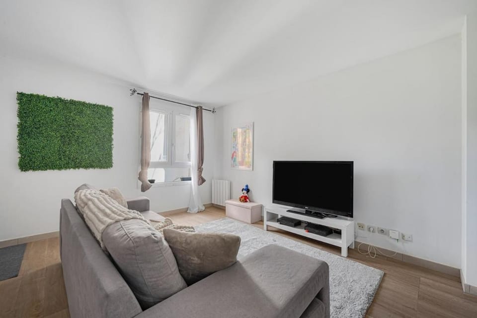 Communal lounge/ TV room, TV and multimedia, Living room, Seating area