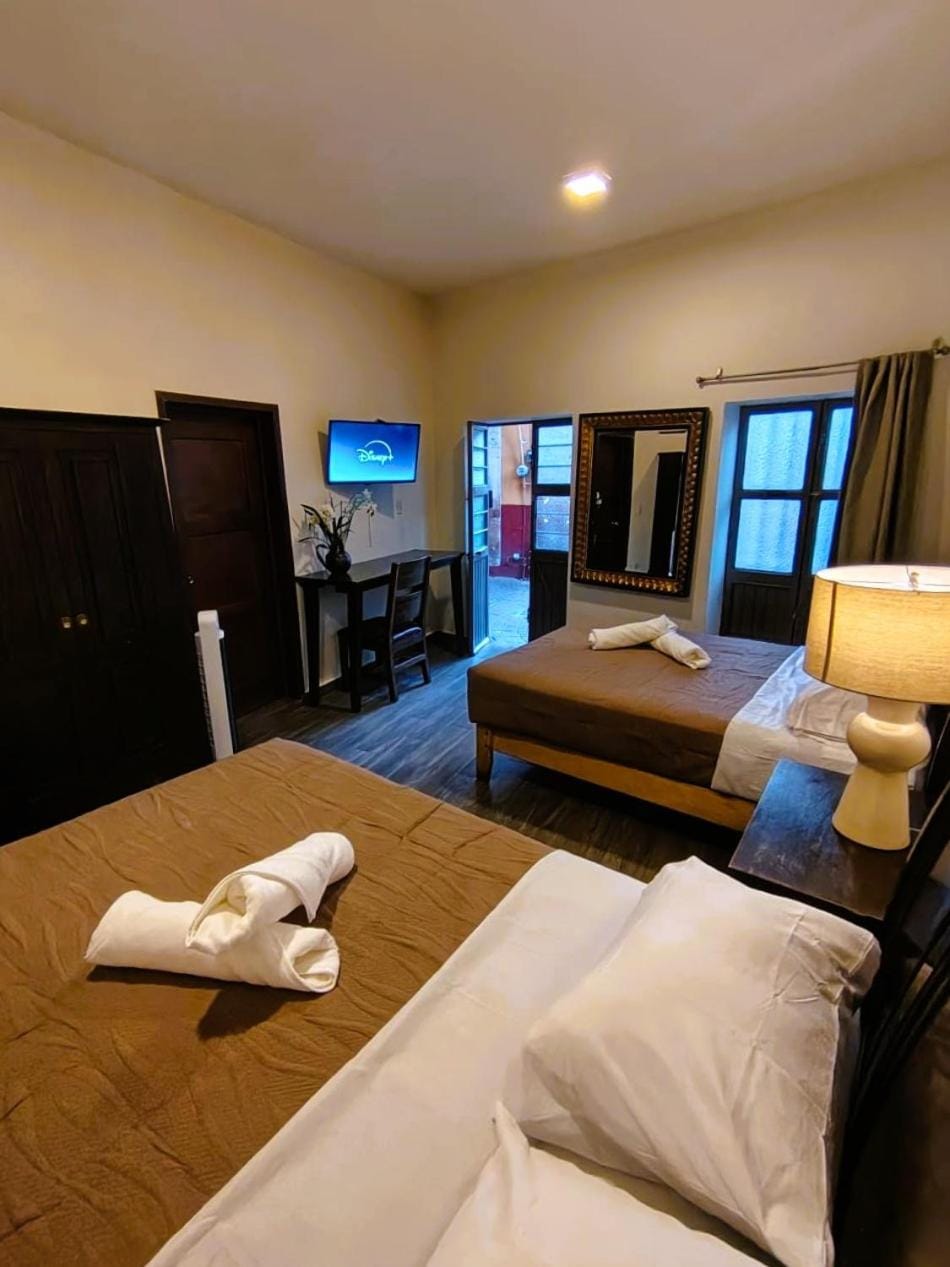 Communal lounge/ TV room, Bed, TV and multimedia, Photo of the whole room, Bedroom